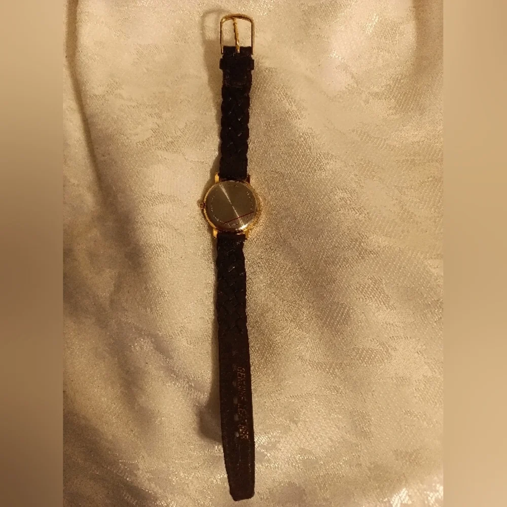 Carvelle by Bulova black basket weave band leather women's watch 1988